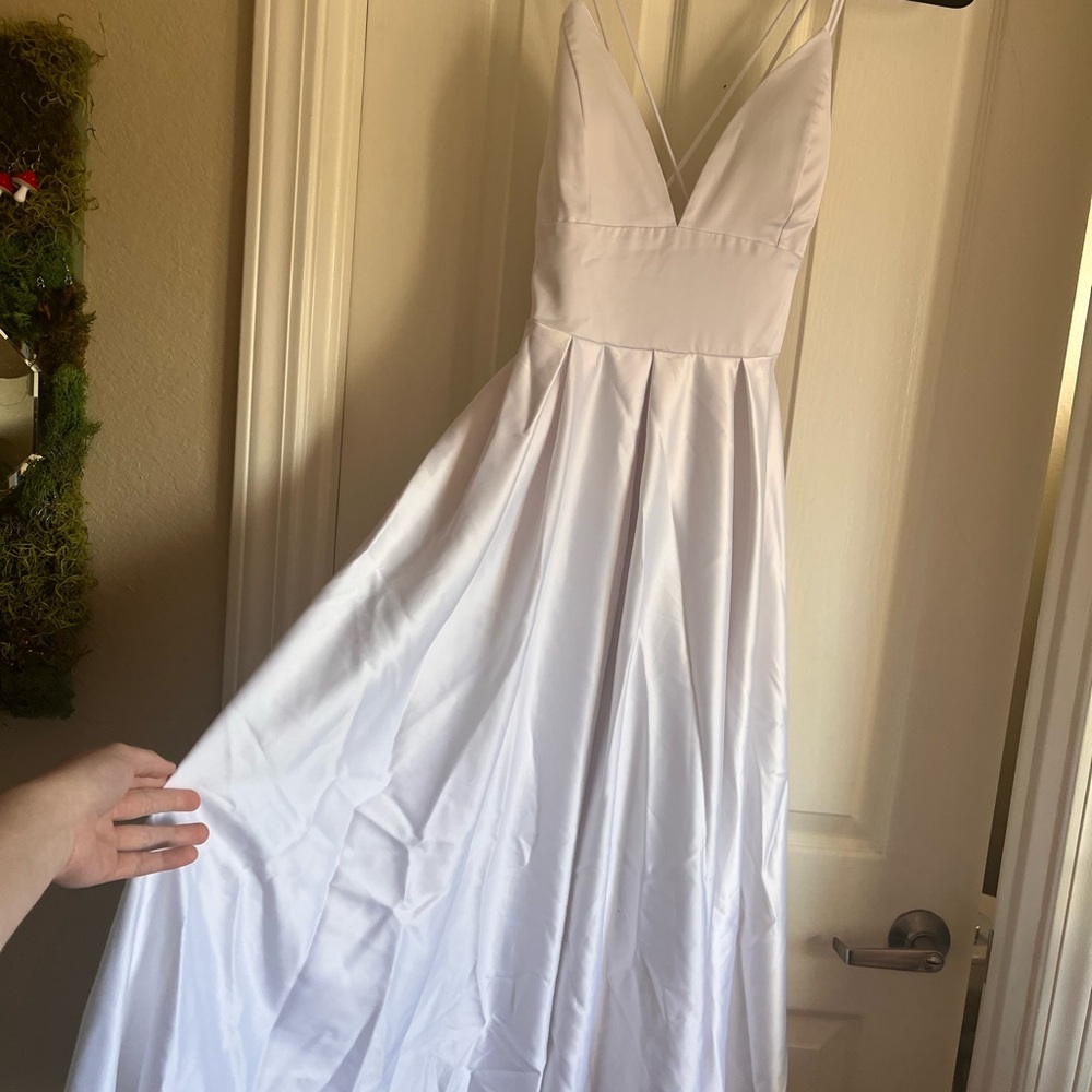 Chic Backless White Dress